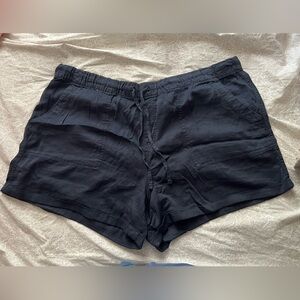 Gap shorts NWOT